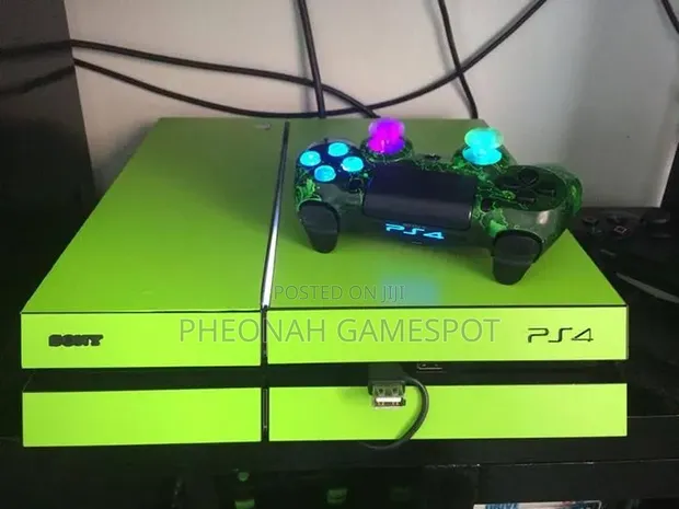 PS4 Standard Console - 1