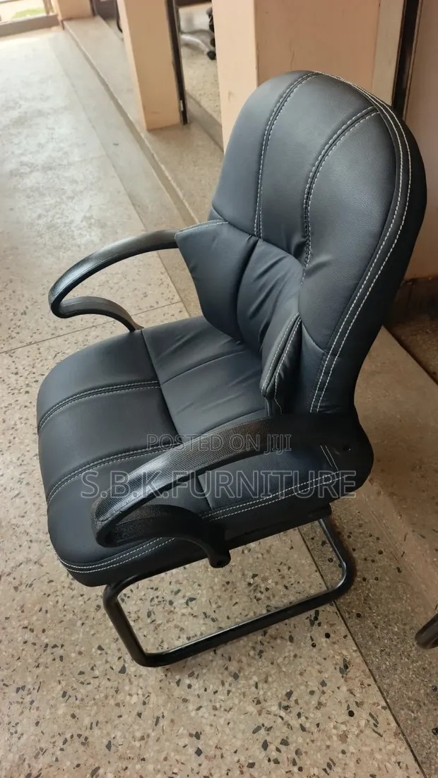 Short Back Guest Chairs (Used) - 1
