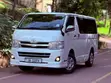 Toyota HiAce Super GL 2012 - 3