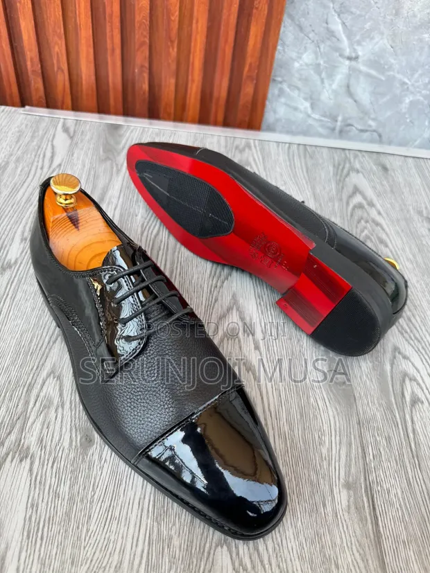 Elegant Men's Classic Oxford Shoes - 1