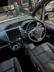 Toyota Noah 2017 White - 5