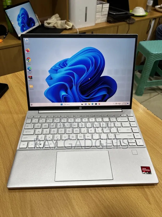 New HP Pavilion 13 Laptop - Ryzen 7, 16GB RAM, 256GB SSD - 1