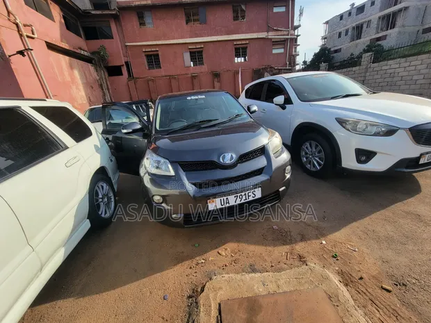 Toyota IST 2009 Gray - 1