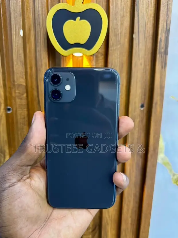 Apple iPhone 11 64GB Black - 1