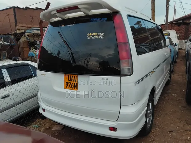 Toyota Noah 2002 Pearl - 1
