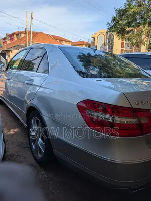 Mercedes-Benz E300 2009 Silver