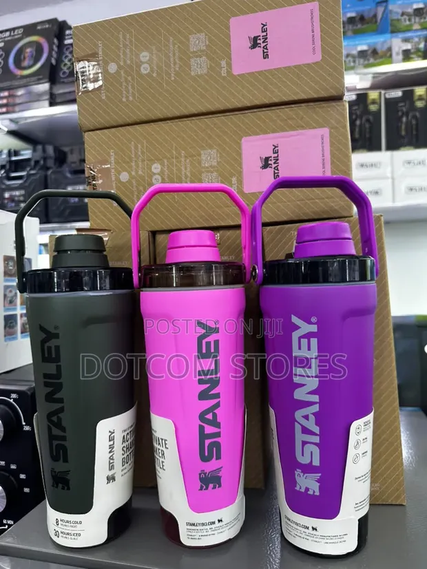 Stanley Vitalize Shaker Bottle (20 Oz) - 1