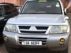 Mitsubishi Pajero 2005
