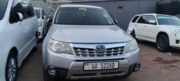 Subaru Forester 2011 Silver - 1