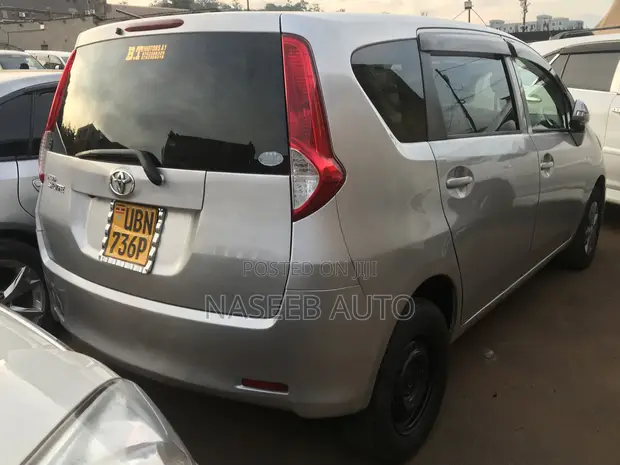 Toyota Passo Sette 2008 Silver - 1