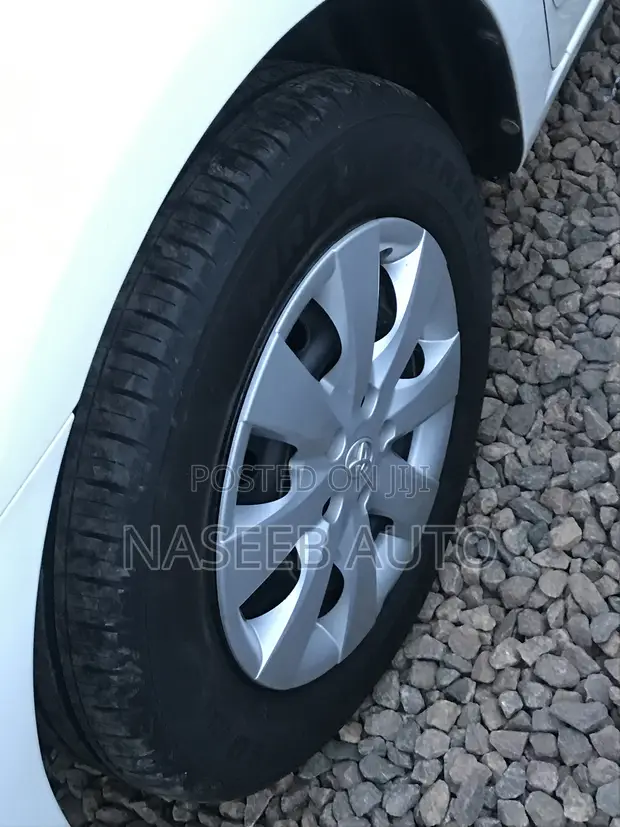 Toyota Premio 2011 White - 1
