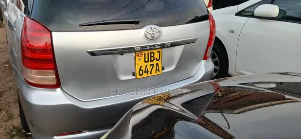 Toyota Wish 2006 Silver - 1