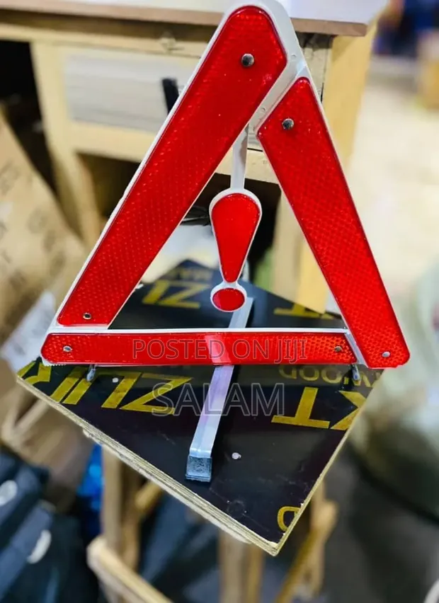 Pair of Emergency Warning Triangles with Exclamation Mark - 1