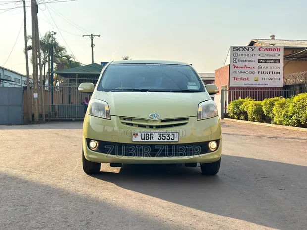 Toyota Passo Sette 2010 Blue - 1