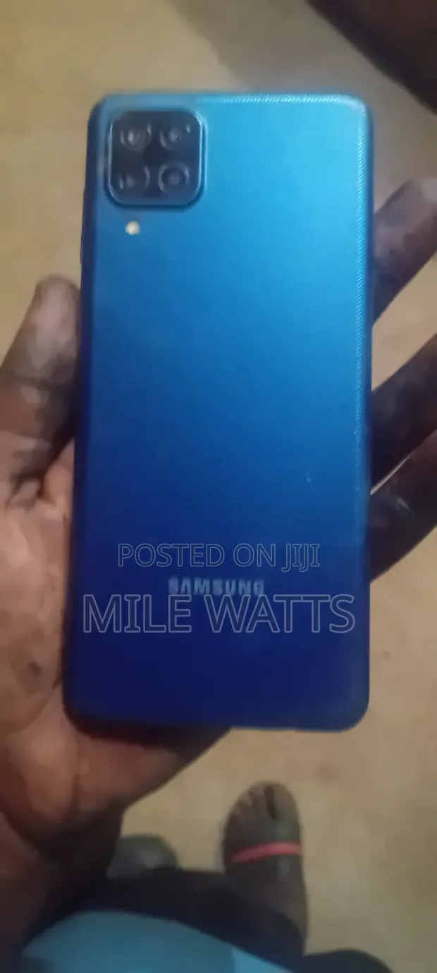 Samsung Galaxy A12 64GB Blue (Used, Cracked Screen) - 1