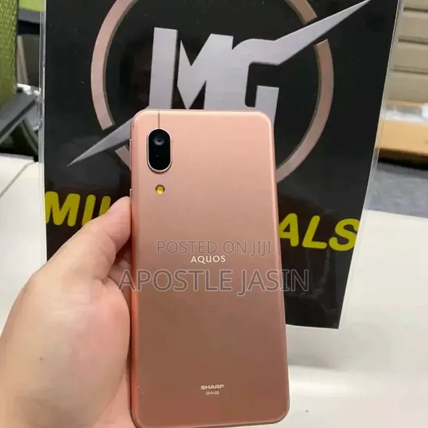 Sharp Aquos Sense 3 SHV45 64GB Gold - 1