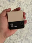 Samsung Galaxy Z Flip 3 128GB Gold - 2