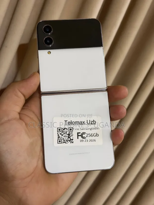 Samsung Galaxy Z Flip3 5G 128GB Silver - 1
