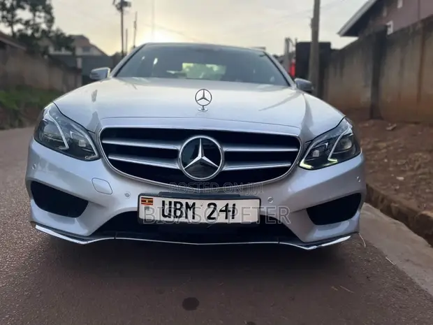 Mercedes-Benz E300 2016 Silver - 1