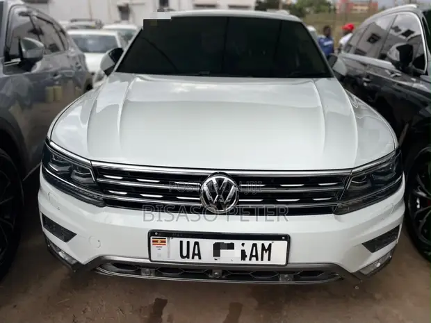 Volkswagen Tiguan 2018 White - 1