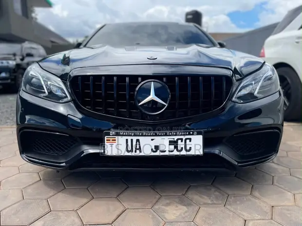 Mercedes-Benz E250 2011 Black - 1