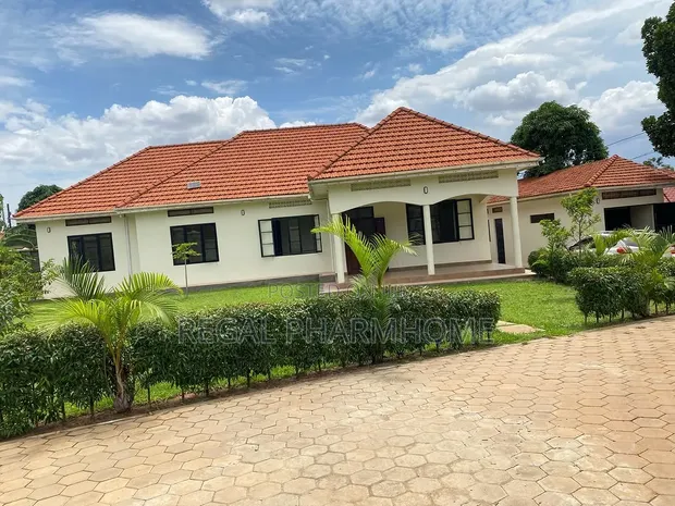 4 Bedroom Bungalow for Sale in Kitende, Central Division - 1