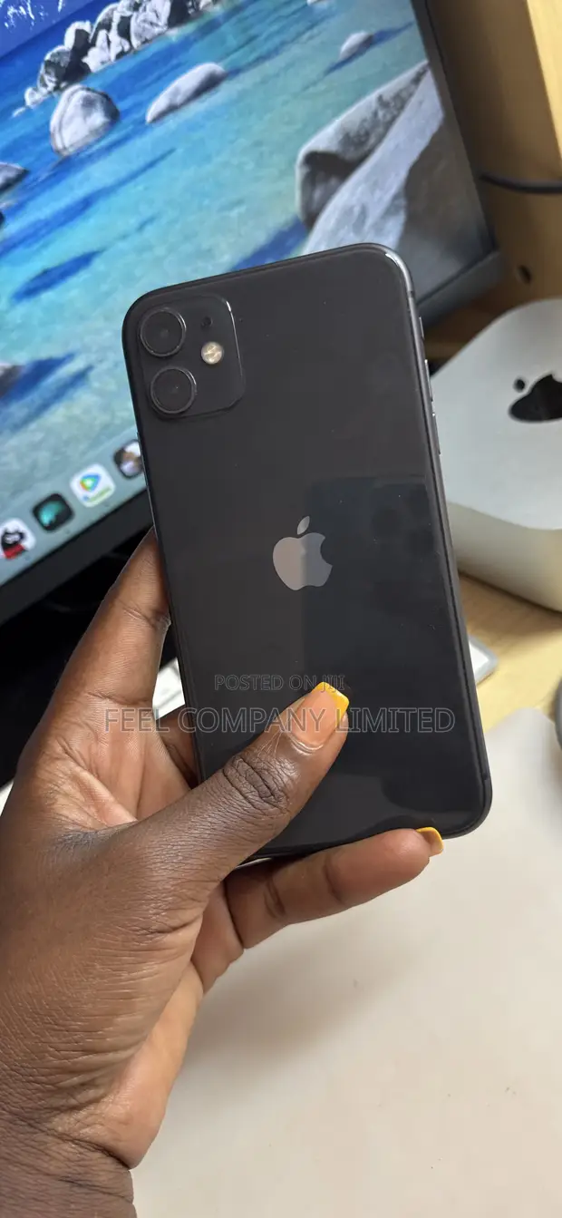 Apple iPhone 11 64GB Black - 1