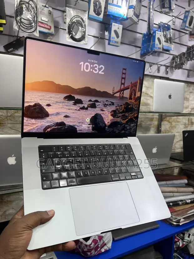 Apple MacBook Pro 2021 M1 16GB RAM 512GB SSD - 1