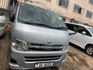 Toyota HiAce 2012