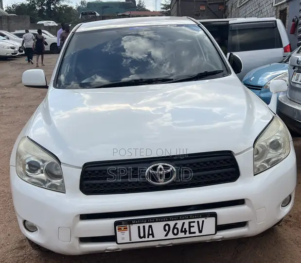 Toyota RAV4 2008 White - 1