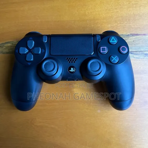 PS4 Original UK Used Controller - 1
