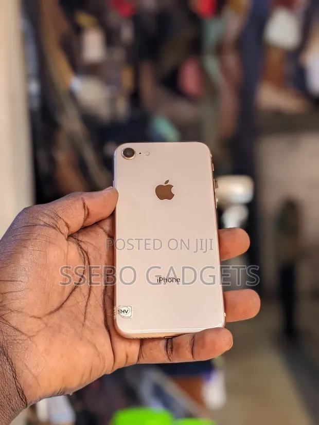 Apple iPhone 8 64GB - 1
