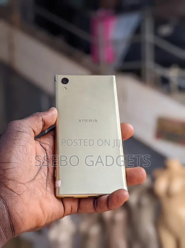 Sony Xperia XA1 Plus 32GB Gold - 1