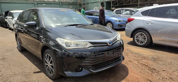 Toyota Corolla Fielder Hybrid 2016 Black - 1
