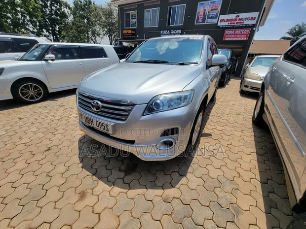 Toyota Vanguard 2009 Silver - 1