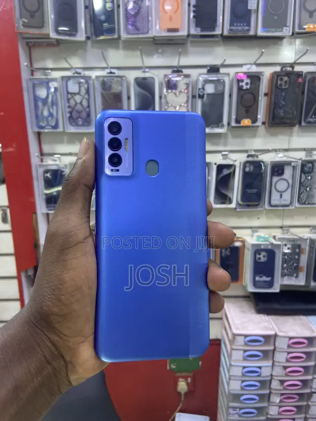 Tecno Camon 18i 128GB Blue - 1