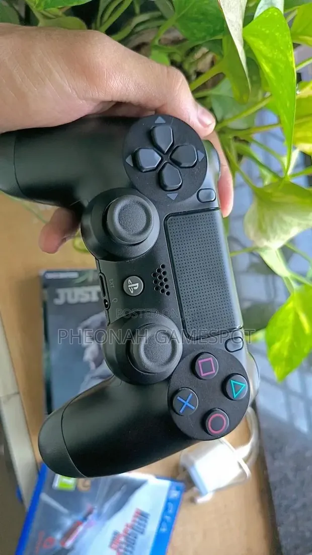 Used PS4 Original UK Controller - 1