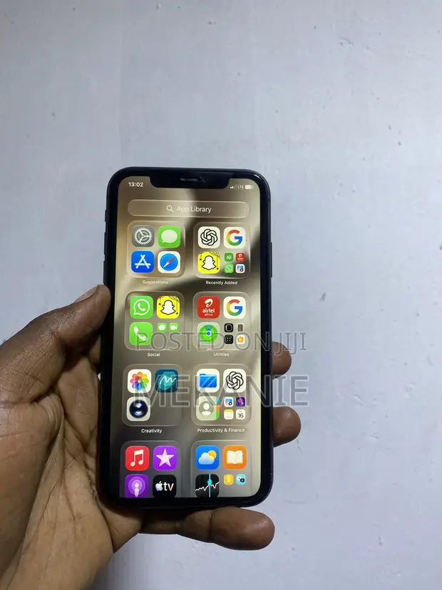 Apple iPhone 11 128GB Black - 1