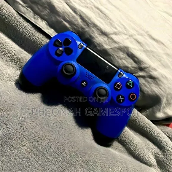 Used PS4 Original UK DualShock 4 Controller - 1
