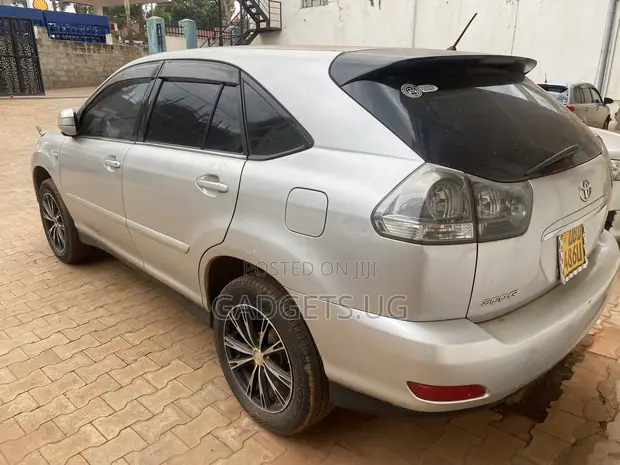 Toyota Harrier 2003 Silver - 1