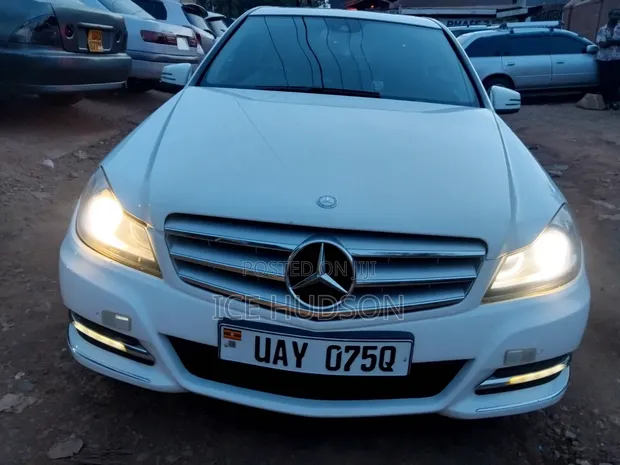 Mercedes-Benz C200 2008 White - 1