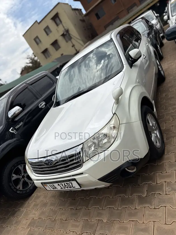 Subaru Forester 2.0D X 2010 White - 1