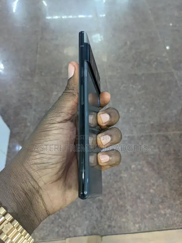 Google Pixel 6 Pro 256GB Black (Refurbished) - 1