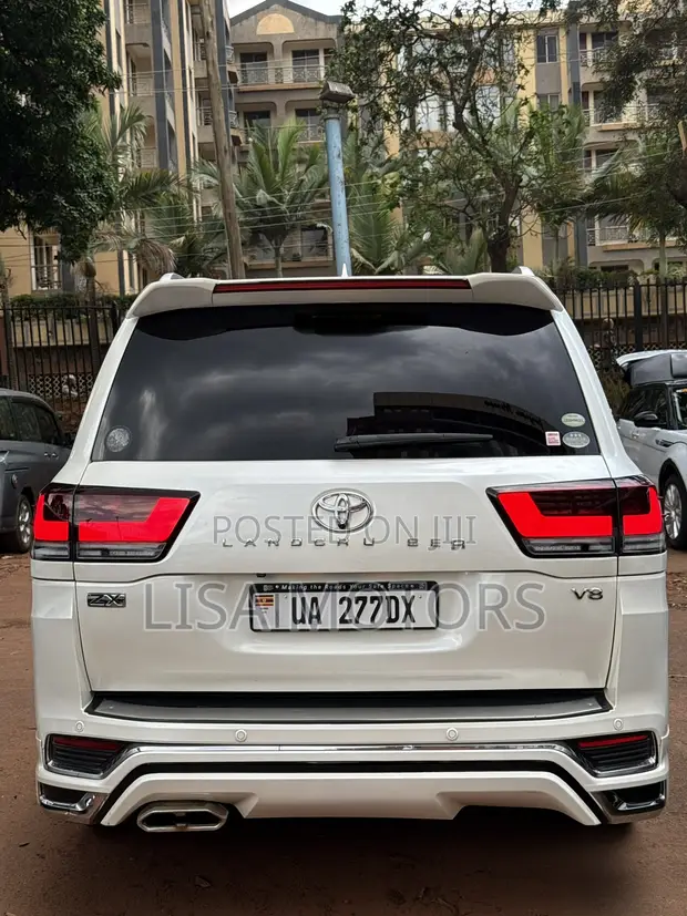 Toyota Land Cruiser Prado 4.0 Petrol GX-L 2012 White - 1