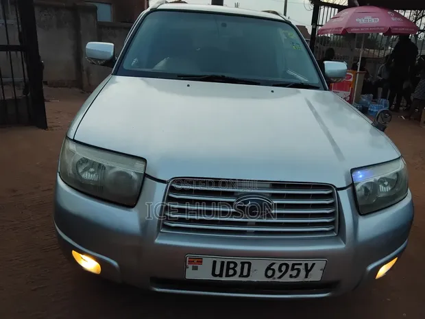 Subaru Forester 2005 Silver - 1