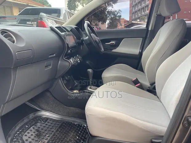 Toyota Raum 2008 White - 1