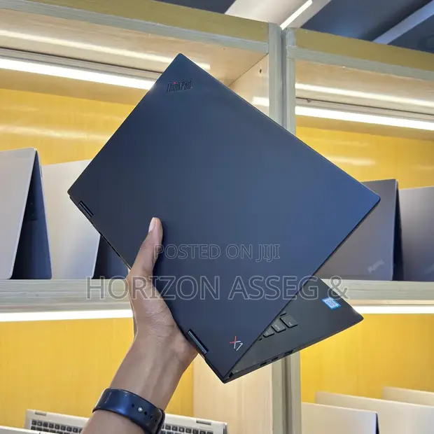 Lenovo ThinkPad X1 Yoga Gen 3 Touchscreen Laptop - 1