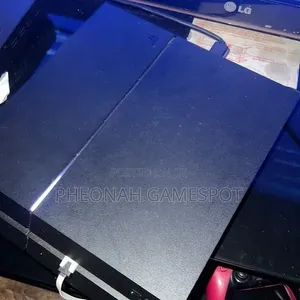 PS4 Standard Console with 12 Games & 2 Pads