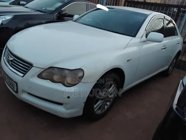 Toyota Mark X 2006 - 1