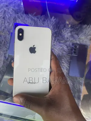 Apple iPhone X 64GB White